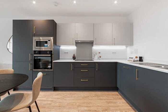 2 Bedroom Flat To Rent In Dukes Road, Wood Street, Walthamstow, E17