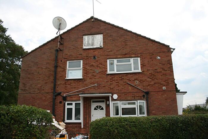 2 Bedroom Flat To Rent In Bush Close, Ilford, IG2