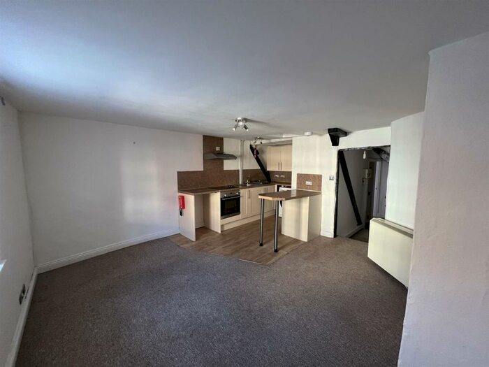 1 Bedroom Apartment To Rent In Gold Street, Tiverton, EX16