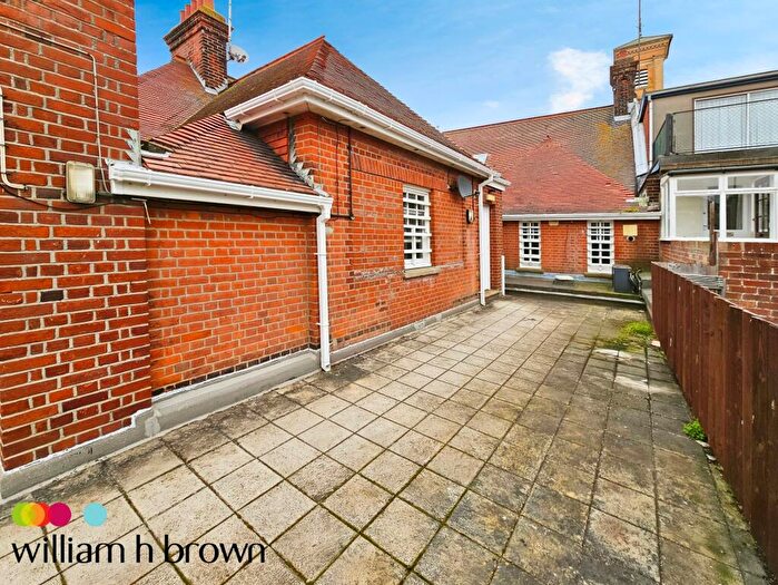 3 Bedroom Apartment To Rent In Hordle Street, Harwich, CO12