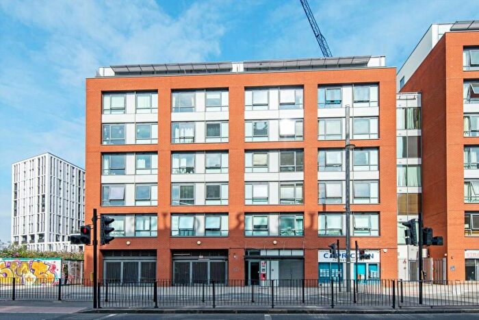 2 Bedroom Flat To Rent In High Street, Stratford, E15