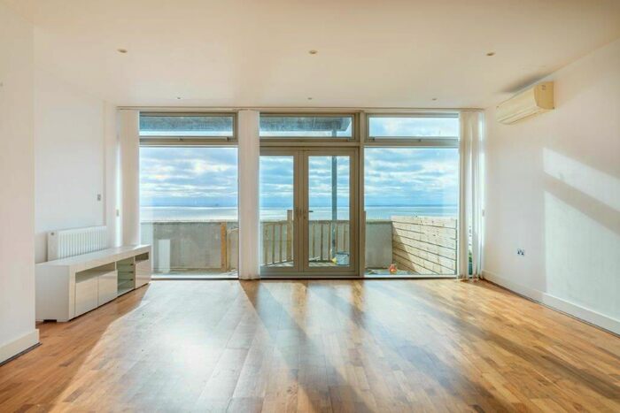 2 Bedroom Flat To Rent In Church Road, Southend-On-Sea, SS1