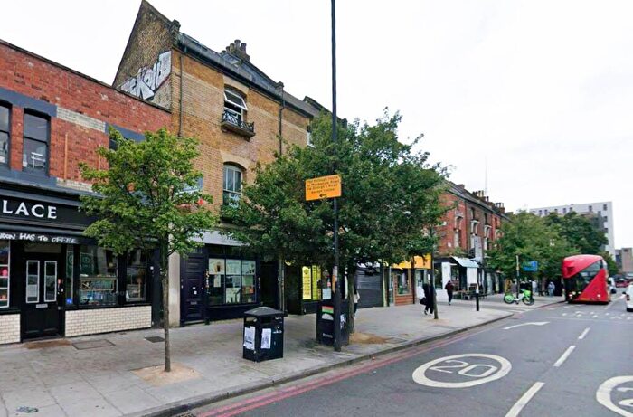 Studio To Rent In Holloway Road, London, N7