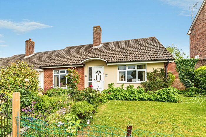 2 Bedroom Flat For Sale In Paddock Road, Basingstoke, RG22