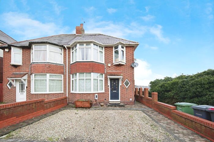 4 Bedroom Semi Detached House For Sale In Wantage Road, Coleshill, Birmingham, Warwickshire, B46