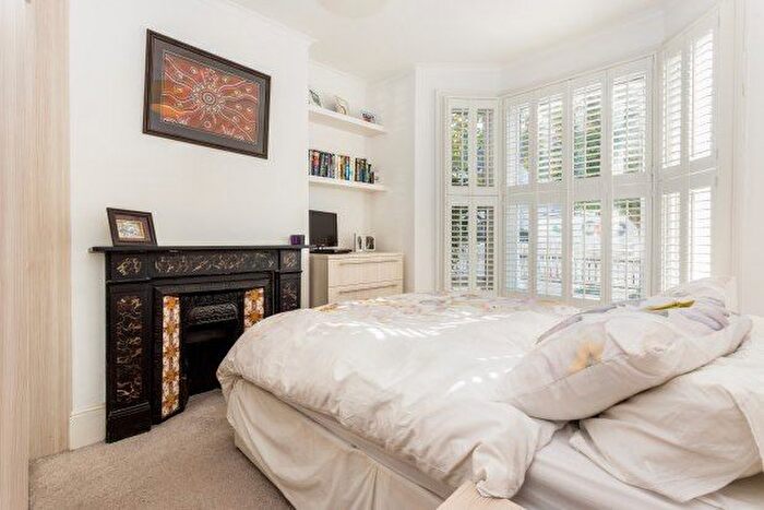 2 Bedroom Flat To Rent In Bridgman Road, Chiswick, W4