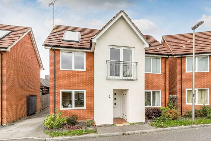 3 Bedroom Detached House For Sale In Lowery Crescent, Oxley Park, MK4