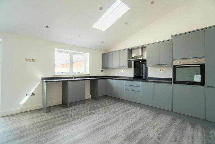 3 Bedroom Flat To Rent In Greenhill Lane, Riddings, Alfreton, DE55