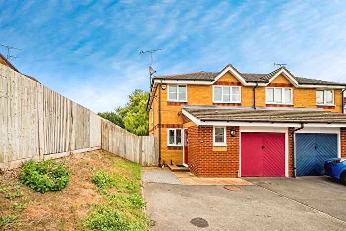 3 Bedroom Semi-Detached House For Sale In Coalmans Way, Burnham, Slough, SL1
