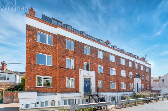 2 Bedroom Flat To Rent In Park Crescent Place, Brighton, BN2