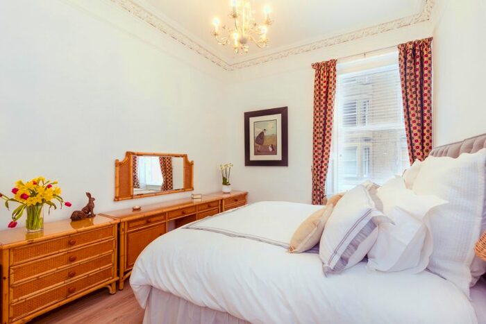1 Bedroom Flat To Rent In Viewforth Gardens, Bruntsfield, Edinburgh, EH10