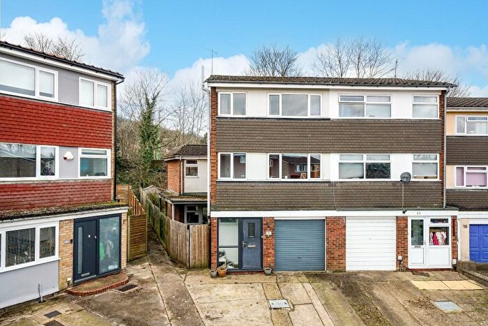 4 Bedroom End Of Terrace House For Sale In Standring Rise, Boxmoor, Hemel Hempstead, Hertfordshire, HP3