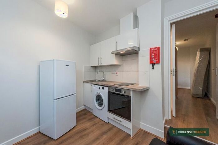 Studio To Rent In Uxbridge Road, Shepherds Bush, W12