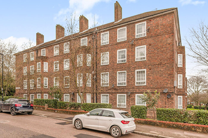 4 Bedroom Flat For Sale In Kentwell Close, Turnham Road, London, SE4