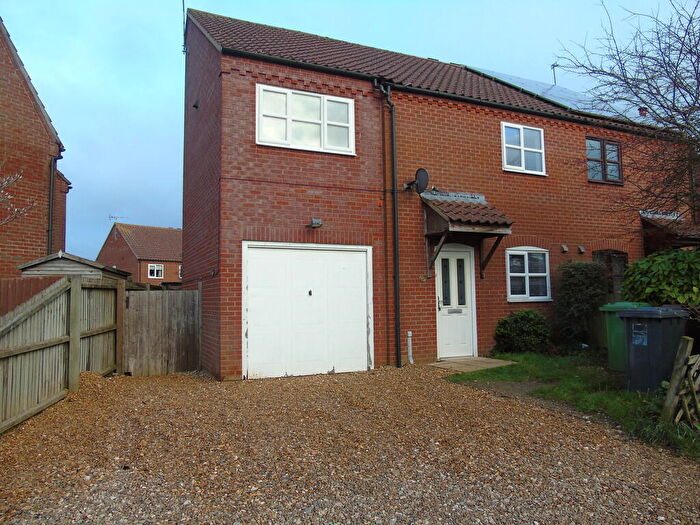 3 Bedroom Semi-Detached House To Rent In Wellington Crescent, Sculthorpe, NR21