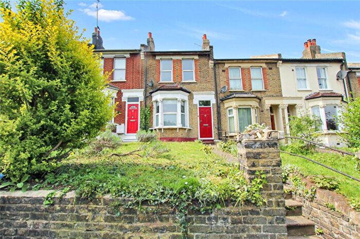 2 Bedroom Terraced House For Sale In Lakedale Road, Plumstead, SE18