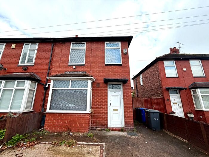 3 Bedroom Semi-Detached House To Rent In Lumb Lane, Manchester, M34