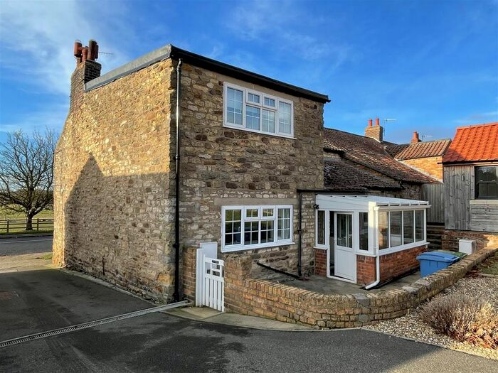 4 Bedroom Cottage For Sale In Main Street, Seamer, Scarborough, YO12