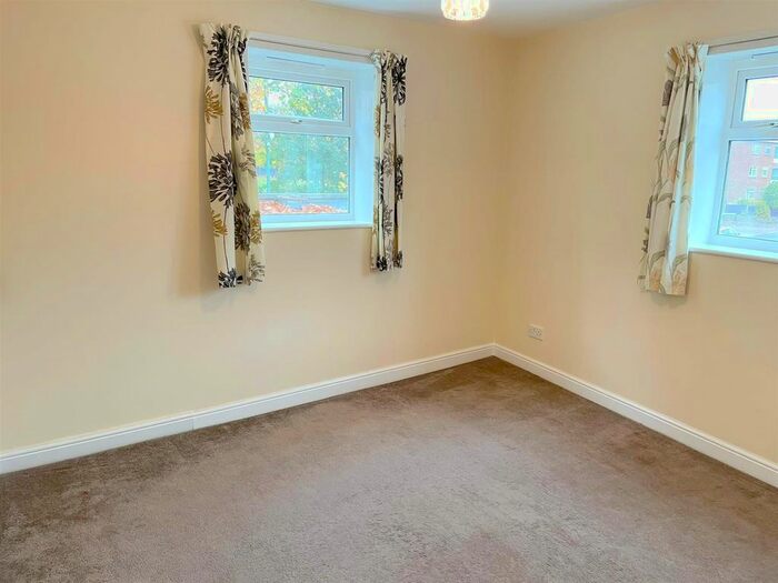 1 Bedroom Maisonette To Rent In William Street, Carshalton SM5