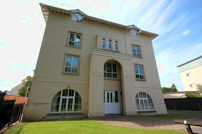 2 Bedroom Flat To Rent In The Park, Cheltenham, GL50