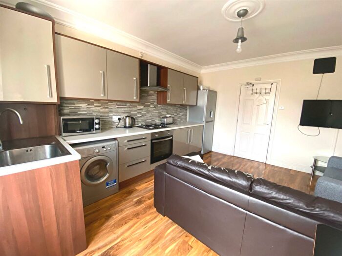 3 Bedroom Private Hall To Rent In Flat, A Castle Hill, LA1