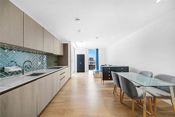 2 Bedroom Apartment To Rent In City Road, EC1V