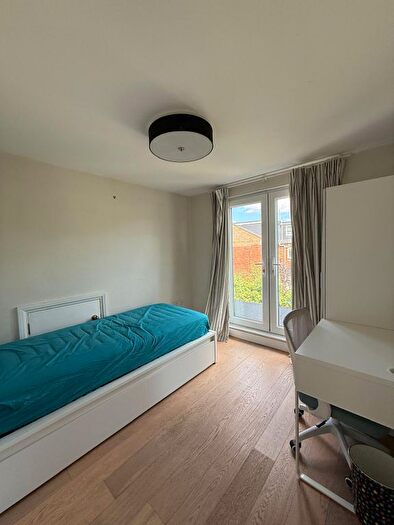 1 Bedroom Semi-Detached House To Rent In Avondale Avenue, London, N12