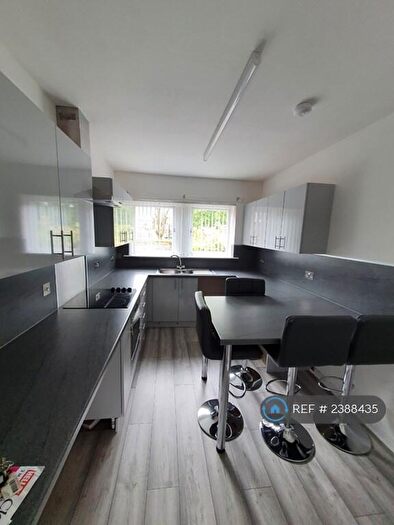 2 Bedroom Flat To Rent In St Vincent Place, Lanark, ML11