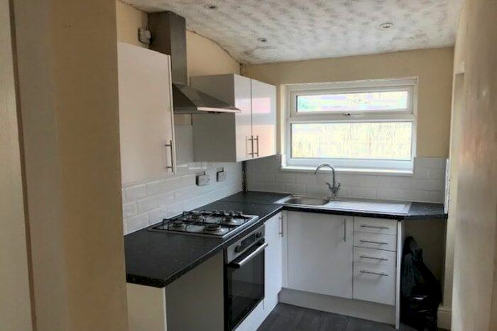 2 Bedroom Property To Rent In New Chapel Street, Blackburn, BB2
