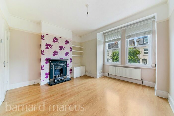 2 Bedroom Maisonette To Rent In Alexandra Road, Addiscombe, Croydon, CR0