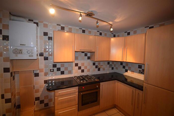 1 Bedroom Flat To Rent In Elphinstone Road, London, E17