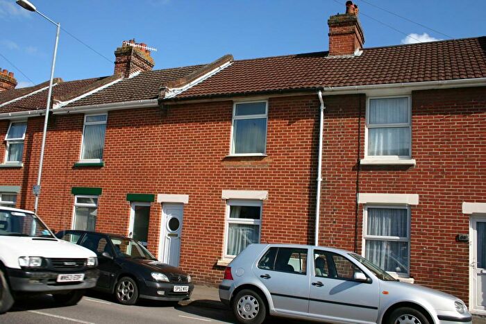 2 Bedroom Detached House To Rent In Salisbury - Ashley Road, SP2