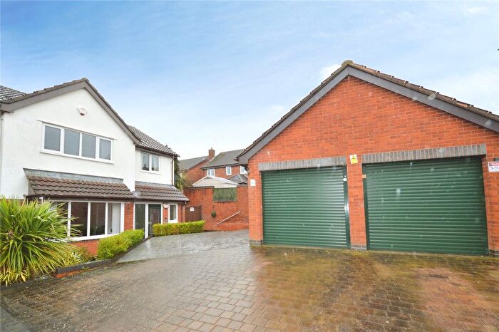 4 Bedroom Detached House For Sale In Westacre Drive, Church Gresley, Swadlincote, Derbyshire, DE11