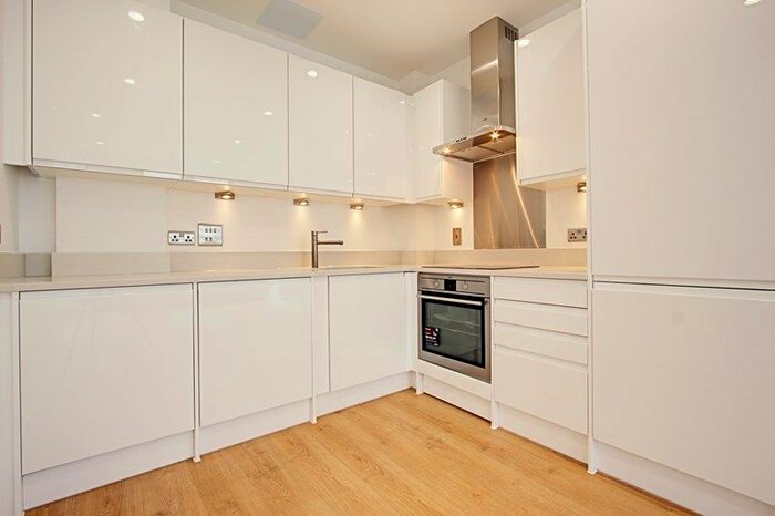 1 Bedroom Flat To Rent In Lawrence House 5-8, River Front, Enfield, Middlesex EN1