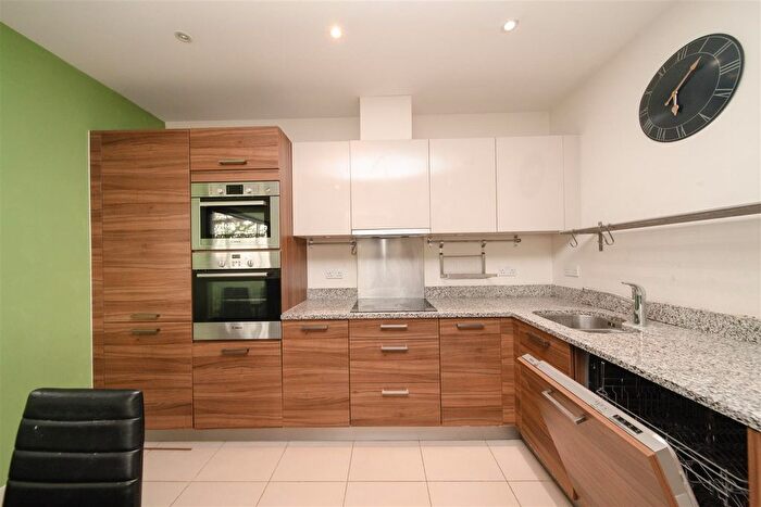 2 Bedroom Flat To Rent In Bromyard House, Bromyard Avenue, London, W3
