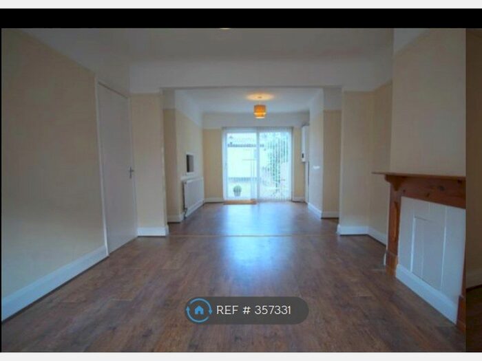 4 Bedroom Terraced House To Rent In Rowan Crescent, London, SW16