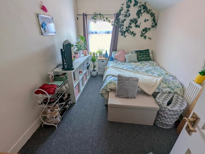 4 Bedroom Terraced House To Rent In De Beauvoir Road, Reading, RG1