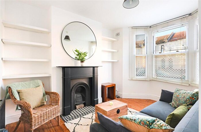 1 Bedroom Flat To Rent In Gwendoline Avenue, Plaistow, London, E13