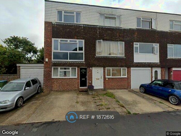 4 Bedroom Terraced House To Rent In Timberleys, Littlehampton, BN17