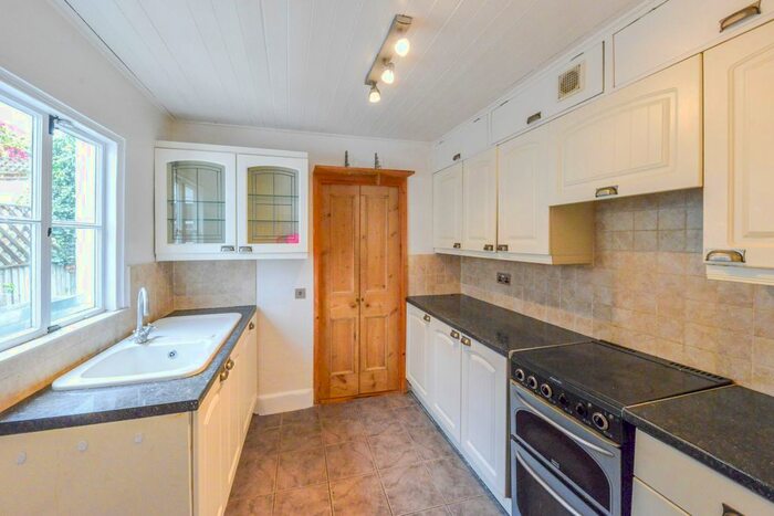 2 Bedroom Terraced House To Rent In Sopwell Lane, St.Albans, AL1