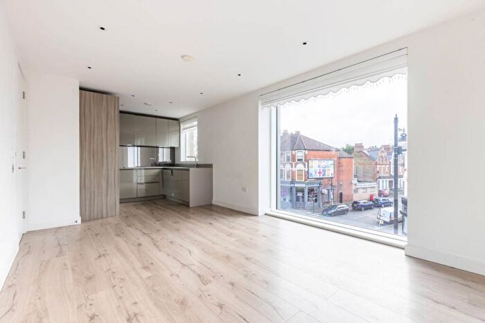 2 Bedroom Flat For Sale In Smithfield Square, High Street, London, , Hornsey, London, N8
