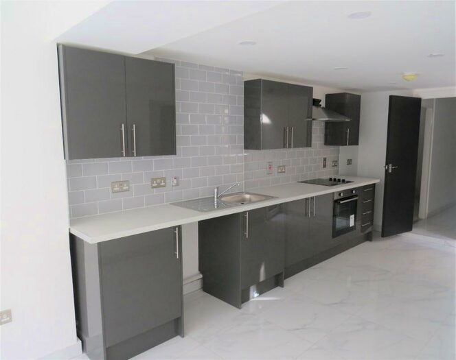 2 Bedroom Flat To Rent In Redlaver Street, Cardiff(City), CF11