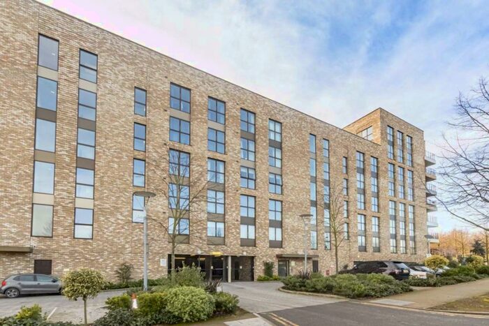 2 Bedroom Flat To Rent In Lakeside Drive, Acton, NW10