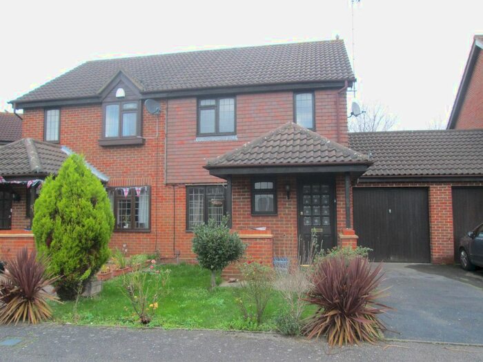 3 Bedroom Semi-Detached House To Rent In Airdrie Close, Yeading, Hayes UB4