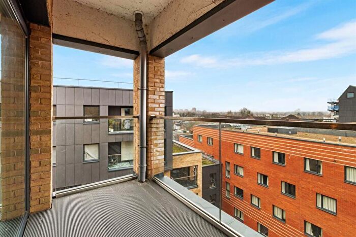 3 Bedroom Flat To Rent In Fizzy Walthamstow, D Blackhorse Lane, Walthamstow, E17