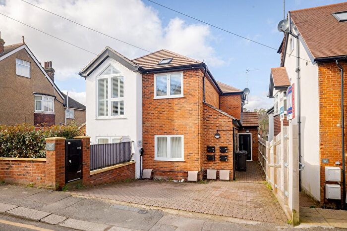 3 Bedroom Flat For Sale In Fairdene Road, Coulsdon, CR5