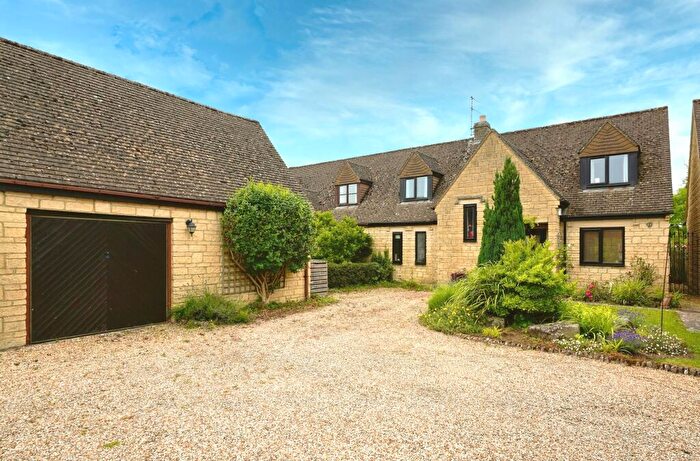3 Bedroom Semi-Detached House For Sale In Rissington Road, Bourton On The Water, GL54