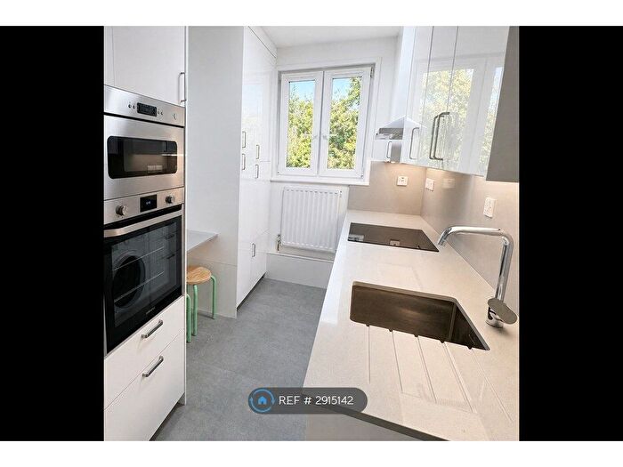 4 Bedroom Flat To Rent In Isabella House, London, W6