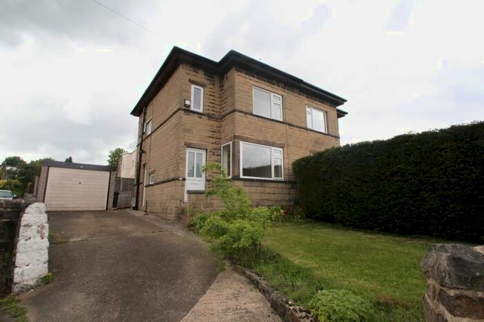 3 Bedroom Semi-Detached House To Rent In Bank Avenue, Horsforth, Leeds, LS18