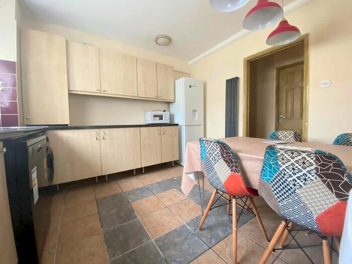 3 Bedroom Flat To Rent In Castle Road, Camden, NW1